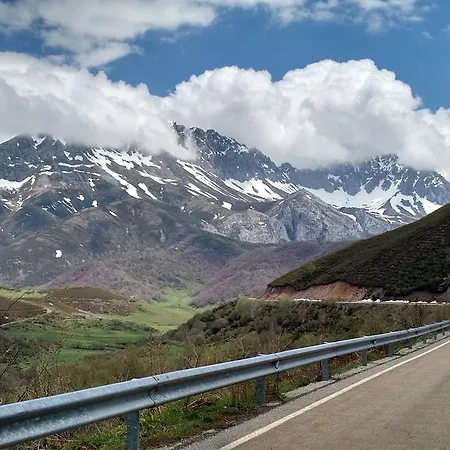 La Solana De Babia فندق